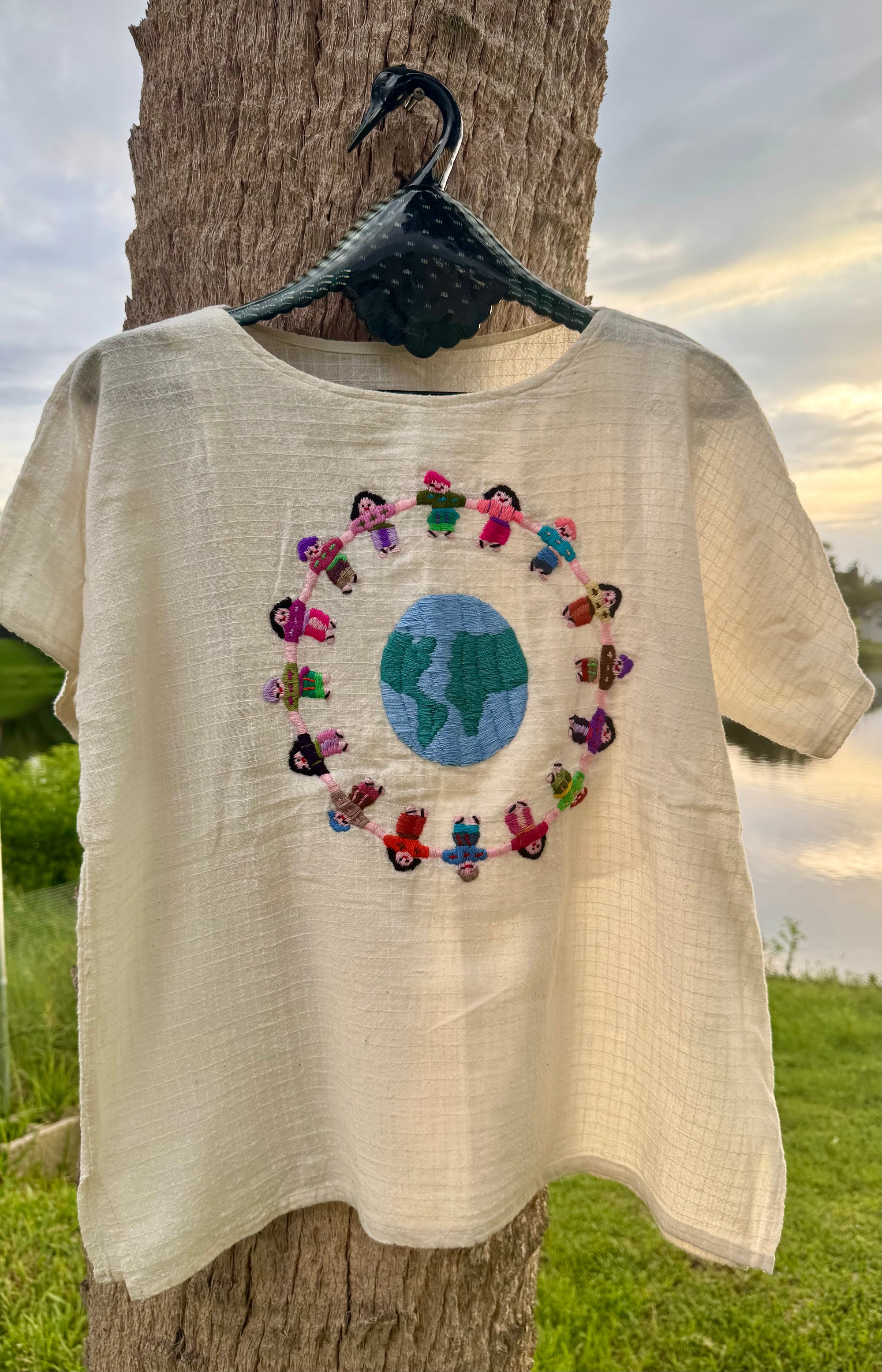 90s Guatemalan Embroidered Children Around the World Gauze Top
