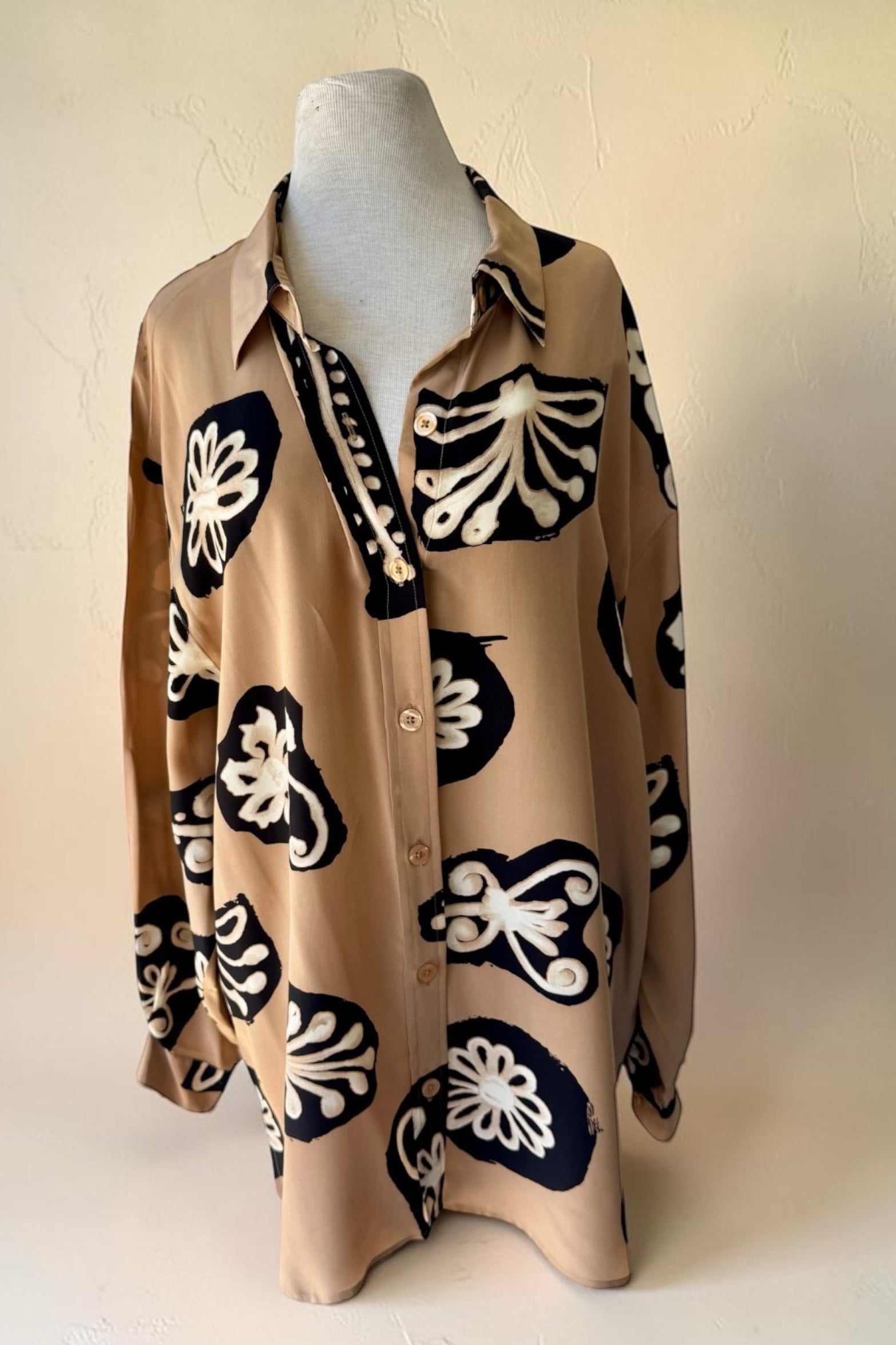 90s Diane Von Furstenberg DVF 100% Silk Abstract Top