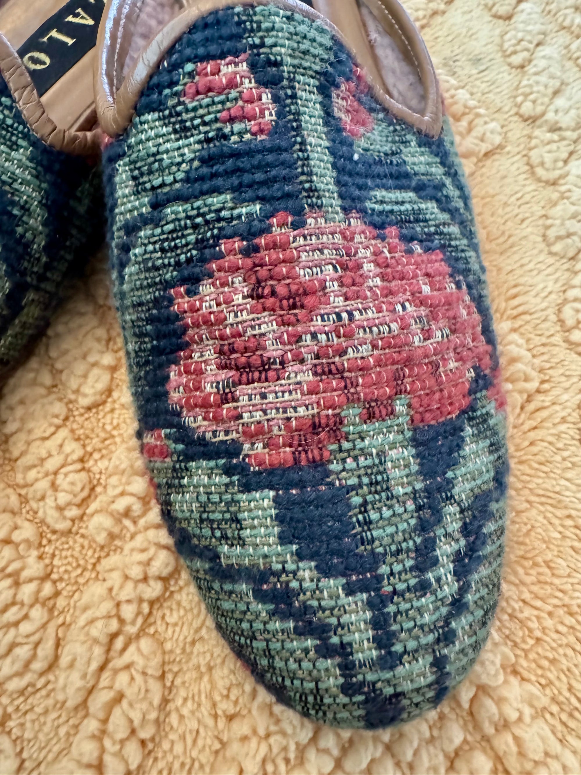 90s Zalo Needlepoint Tapestry Floral Mules Flats Sz 8 Cottage 80s