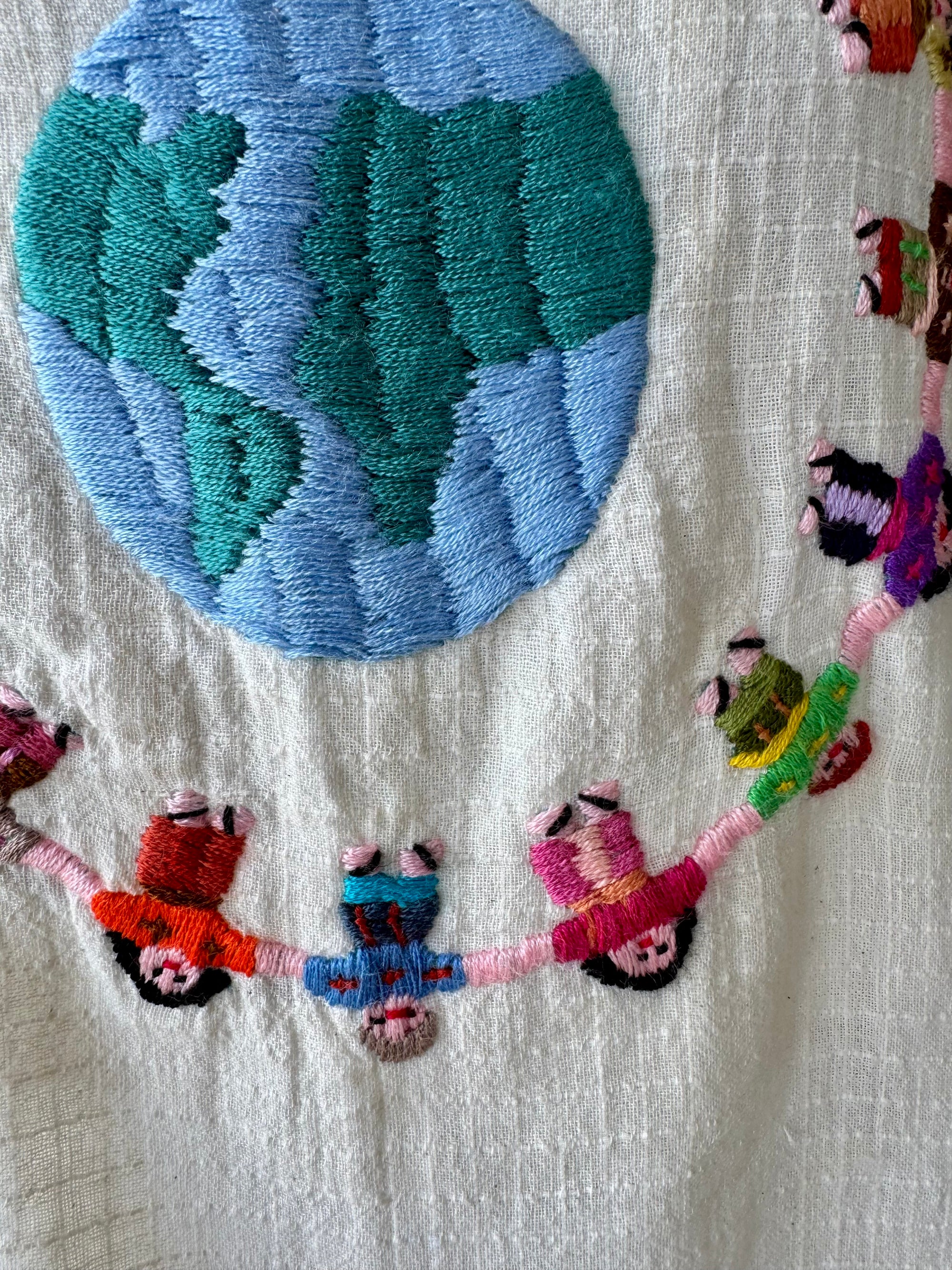 90s Guatemalan Embroidered Children Around the World Gauze Top