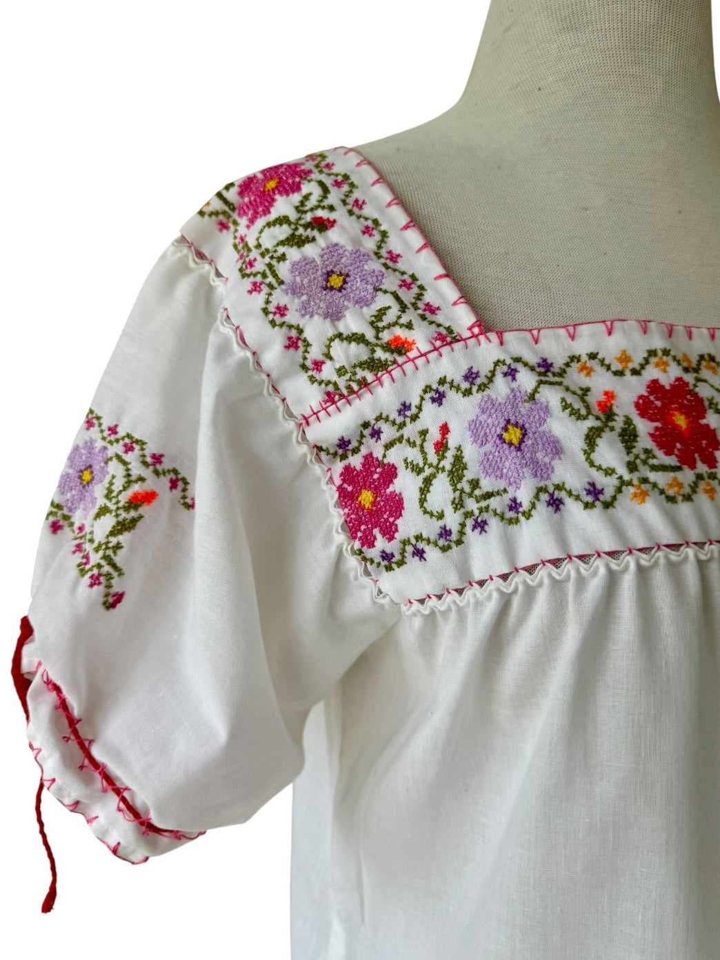 70s Mexican Oaxacan Embroidered Floral Puebla Top