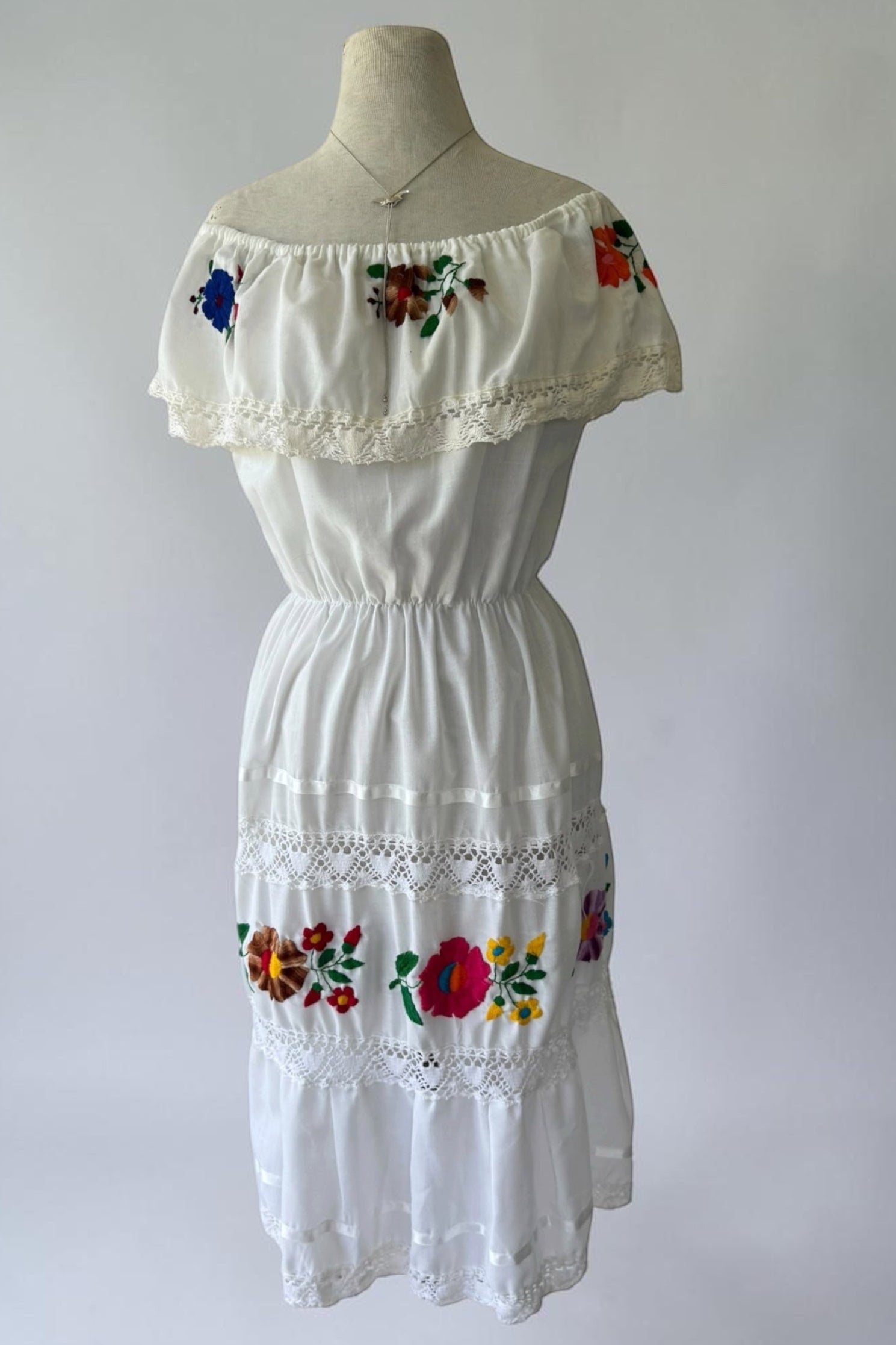 80s White Floral Embroidered Campesina Mexican Peasant Dress Off Shoulder